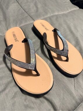 Ashley Blue Embellished Black Flip Flop Sandals - Beige Footbed Size 7